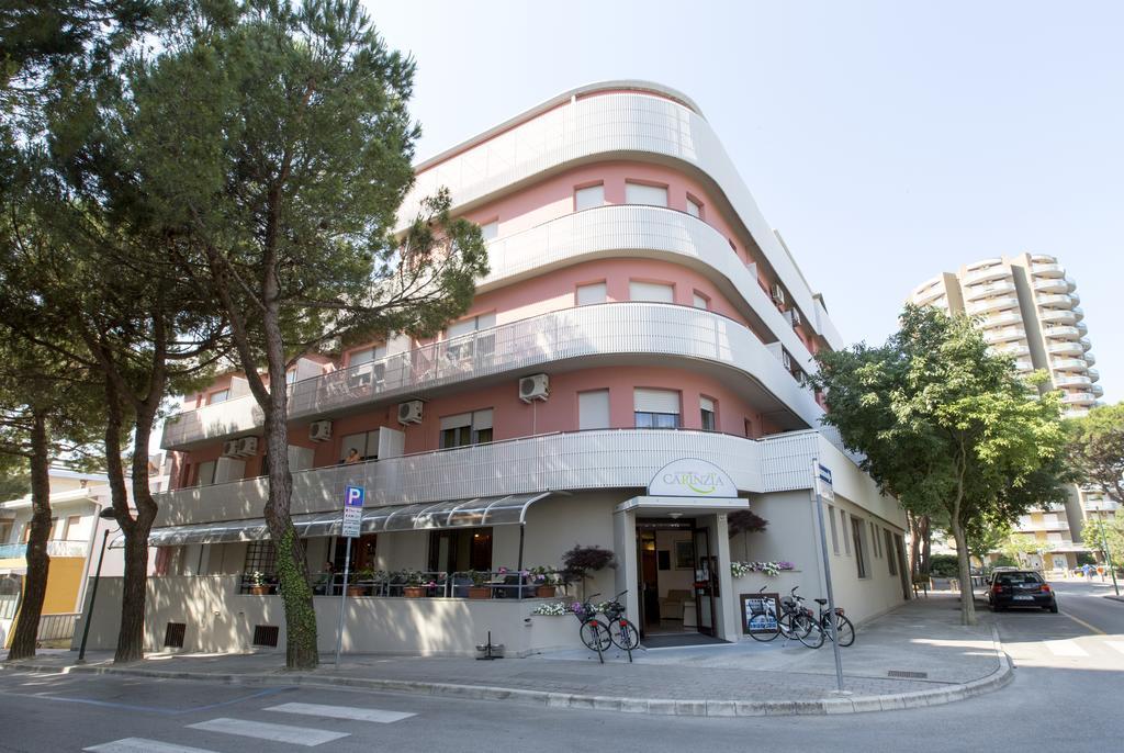 Aparthotel Carinzia Lignano Sabbiadoro Dış mekan fotoğraf